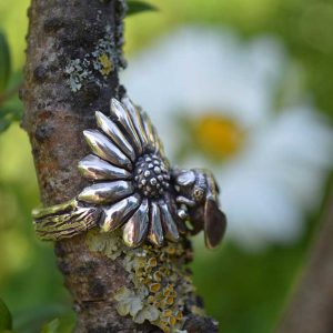 Bumble Bee Ring-3---Emma-Keating-Jewellery