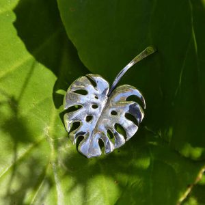 Monstera-Leaf-Pendant-4---Emma-Keating-Jewellery