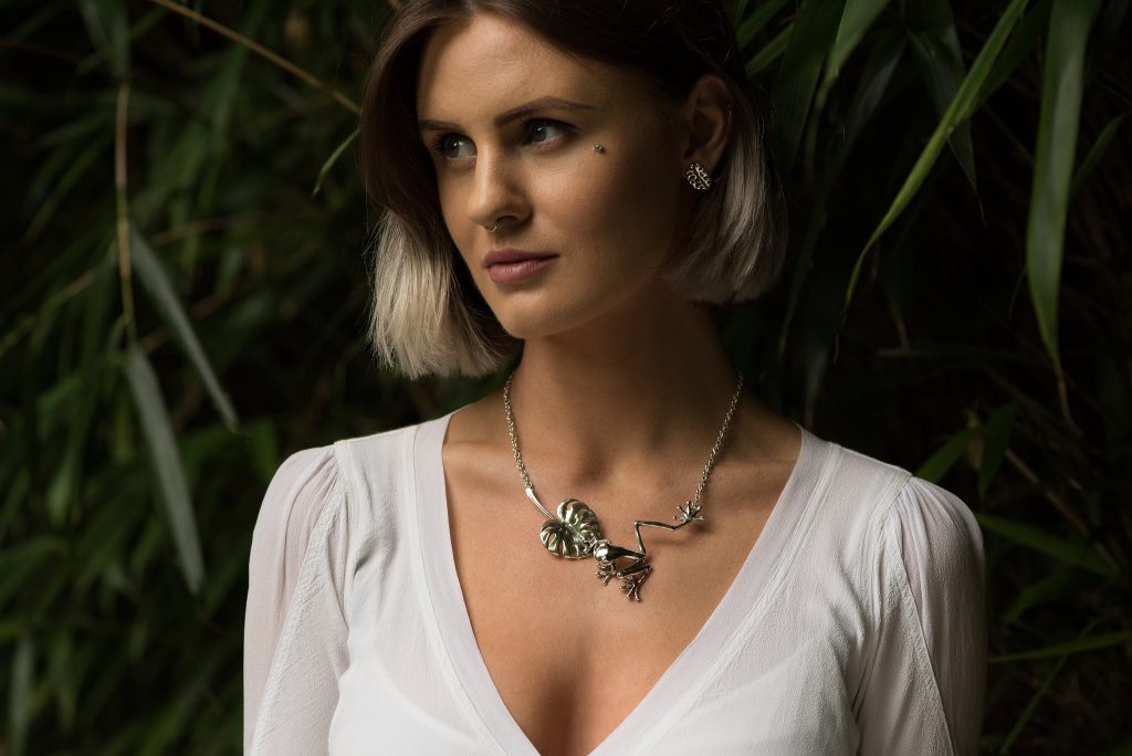 Frog & Leaf Necklace L - Emma Keating Jewellery CW2