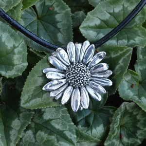 Oxeye Daisy Pendant